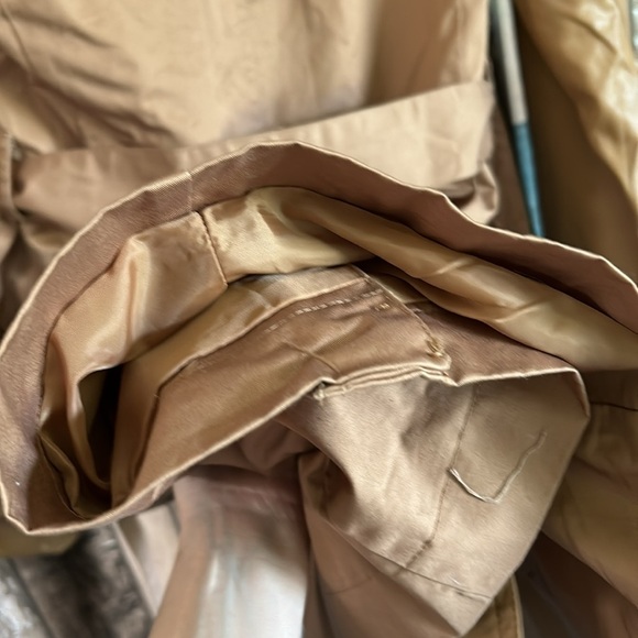 A new day XS mixed material trench coat and XS blouse - Picture 13 of 16